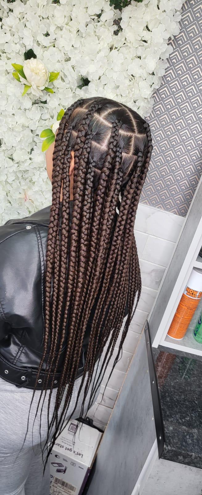 Box braids with pattern
